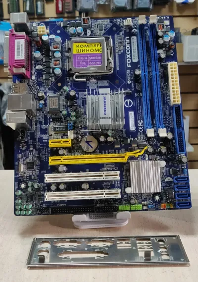 Лот: 21433693. Фото: 1. Мат. плата Foxconn G31MXP/LGA775... Материнские платы