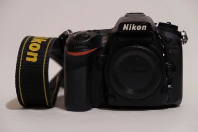 Лот: 9379870. Фото: 1. Nikon D7100 + бат.блок + сумка... Цифровые зеркальные