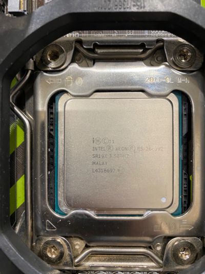 Лот: 21389229. Фото: 1. Процессор Intel Xeon e5 2643v2. Процессоры