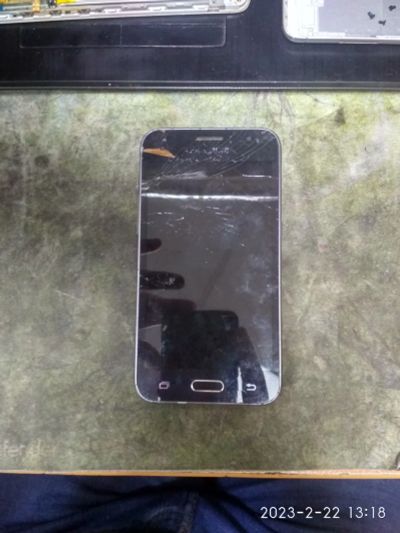 Лот: 19983484. Фото: 1. Смартфон Samsung Galaxy J1 (2016... Смартфоны