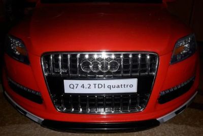 Лот: 5205463. Фото: 1. Электромобиль детский Audi q7. Детские электромобили