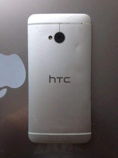 Лот: 5092005. Фото: 1. htc one m7 silver 32 gb. Смартфоны