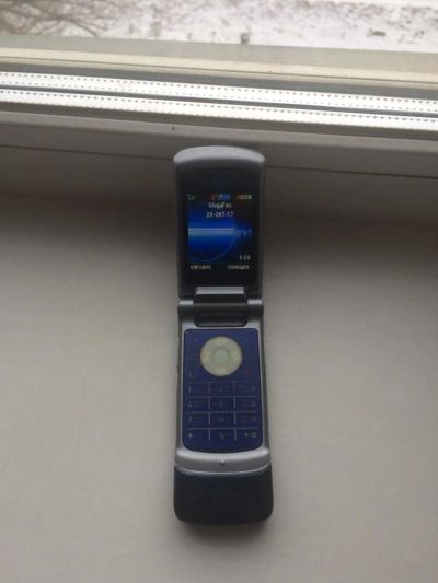 Лот: 11089540. Фото: 1. Motorola KRZR 1. Кнопочные мобильные телефоны