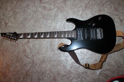 Лот: 10855419. Фото: 1. Электрогитара Ibanez GRG170DX... Гитары