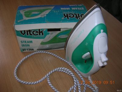 Лот: 13591687. Фото: 1. Утюг Vitek VT-1206 (г141). Утюги, парогенераторы, отпариватели