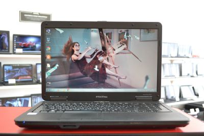 Лот: 15612222. Фото: 1. eMachibes E527 (15.6"/Intel Celeron... Ноутбуки