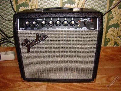 Лот: 1742966. Фото: 1. Fender Frontman 15R. Гитарные эффекты и комбоусилители