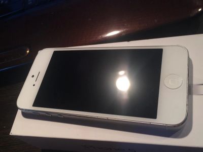 Лот: 5193673. Фото: 1. Iphone 5 64gb белый. Смартфоны