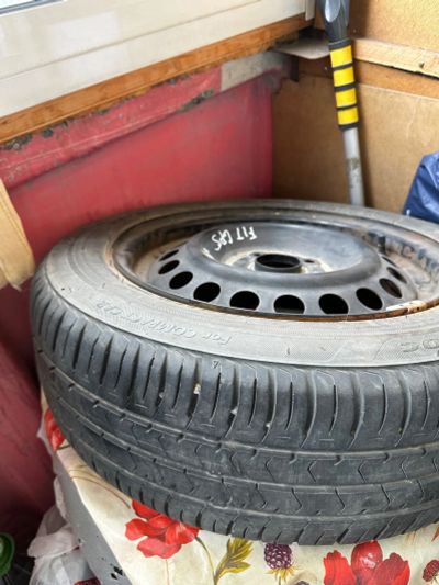 Лот: 25397836. Фото: 1. Колесо Honda (шина и диск) R15... Шины на дисках