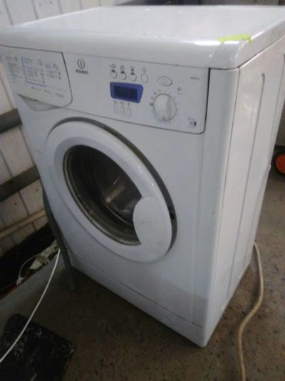 Лот: 14822612. Фото: 1. Стиральная машина Indesit Wise10... Стиральные машины