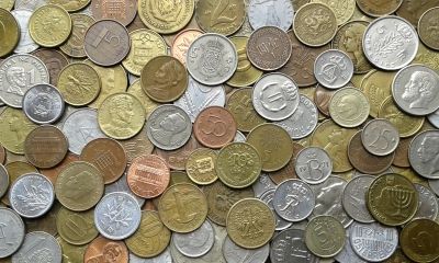 Лот: 16332566. Фото: 1. 100 разных иностранных монет... Наборы монет