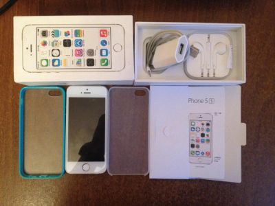 Лот: 5978553. Фото: 1. iPhone 5s 16gb gold. Смартфоны