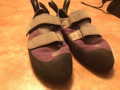 Лот: 13008962. Фото: 1. Evolv - женские скальные туфли... Альпинизм и скалолазание
