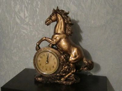 Лот: 3749587. Фото: 1. Часы Конь. Отличный подарок. Красивый... Подарки на 23 февраля