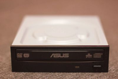Лот: 5098533. Фото: 1. Привод DVD RW ASUS IDE в хорошем... Приводы CD, DVD, BR, FDD