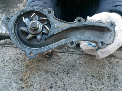 Лот: 13319640. Фото: 1. Помпа nissan sunny gmb. Двигатель и элементы двигателя