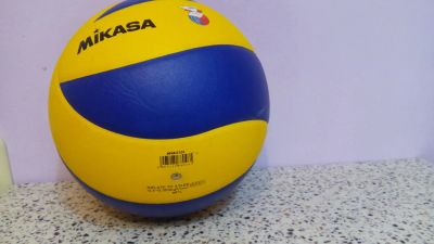 Лот: 5496650. Фото: 1. Мяч волейбольный Mikasa MVA310L. Другое (спортивные товары)