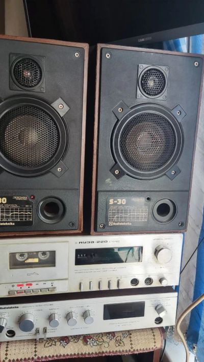 Лот: 22992451. Фото: 1. radiotehnka усилитель, колонки... Другое (аудиотехника)