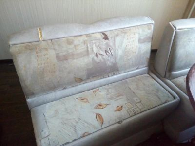 Лот: 7840993. Фото: 1. Удобный кухонный уголок+ два пуфика. Кухонные уголки
