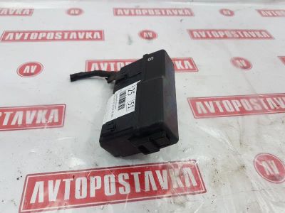 Лот: 21069375. Фото: 1. Блок предохранителей под капот... Двигатель и элементы двигателя