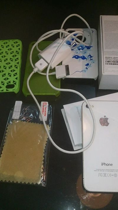 Лот: 8326356. Фото: 1. IPhone 4S 16GB. Смартфоны