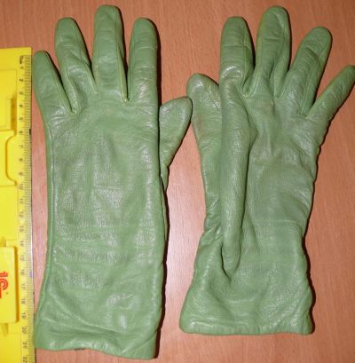 Лот: 4986473. Фото: 1. перчатки кожаные зеленые р-р 7. Перчатки, варежки, митенки
