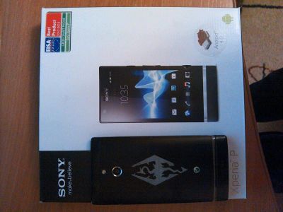 Лот: 4036643. Фото: 1. Смартфон Sony Xperia Skyrim Edition. Смартфоны