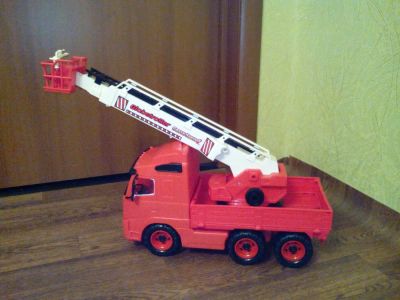 Лот: 9257446. Фото: 1. Большой пожарный кран-грузовик. Машины и техника