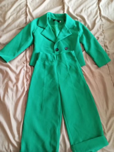 Лот: 25582436. Фото: 1. Новый костюм на 4-5 годиков. Костюмы, пиджаки, комбинезоны