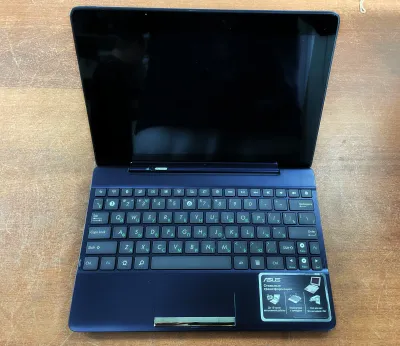 Лот: 21334574. Фото: 1. Планшет Asus transformer Pad TF300... Планшеты