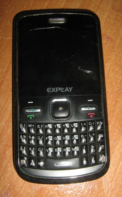 Лот: 6981995. Фото: 1. Телефон Explay 3 СИМ. Кнопочные мобильные телефоны