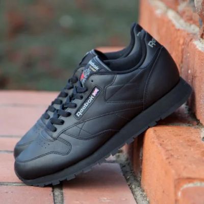 Лот: 8268001. Фото: 1. Кроссовки Reebok Classic black. Кеды, кроссовки, слипоны