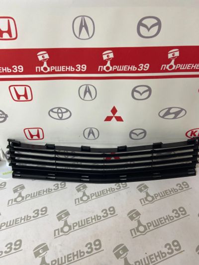 Лот: 19372364. Фото: 1. Решетка в бампер Toyota PRIUS... Кузов