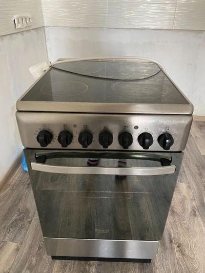 Лот: 16623933. Фото: 1. Плита hotpoint ariston. Плиты, духовые шкафы, варочные поверхности