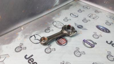 Лот: 23585874. Фото: 1. Шатун Toyota Hilux 2GD-FTV 13201-0E010. Двигатель и элементы двигателя