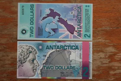 Лот: 21770347. Фото: 1. Антарктика 2 доллара 2014 года... Частные выпуски, копии банкнот
