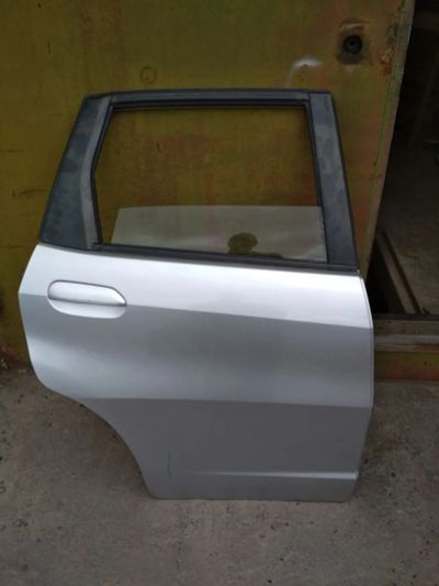 Лот: 11479185. Фото: 1. Дверь задняя Honda Fit GE6. Кузов