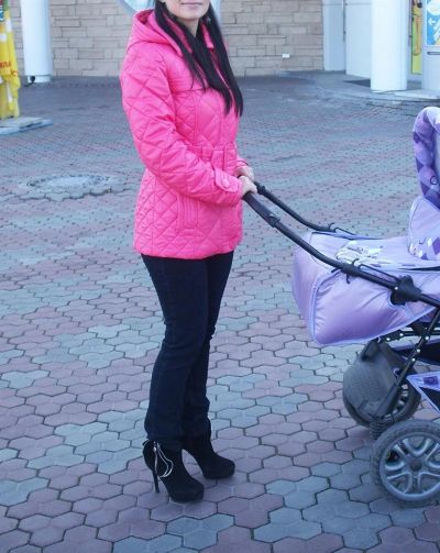 Лот: 3383569. Фото: 1. Куртка яркая и теплая!. Верхняя одежда