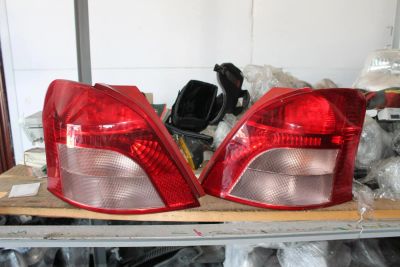 Лот: 4284029. Фото: 1. Стоп-сигнал Toyota Vitz SCP90. Оптика и освещение