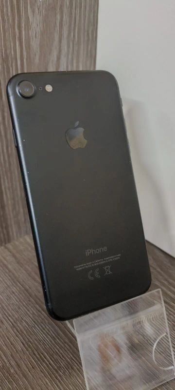 Лот: 19848913. Фото: 1. Iphone 7 32gb. Смартфоны