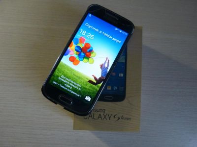 Лот: 9322141. Фото: 1. телефон Samsung galaxy s4 mini. Кнопочные мобильные телефоны