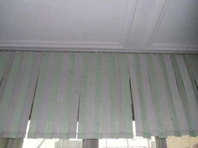 Лот: 3194320. Фото: 1. Жалюзи бело-салатовые 321*41*110. Жалюзи