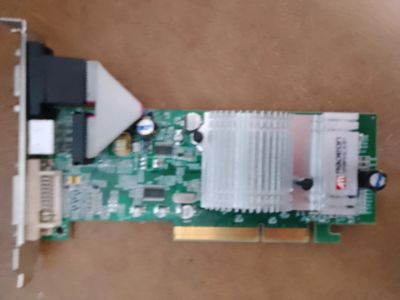 Лот: 20225603. Фото: 1. ATI Radeon 9550 SE 128 MB RAM... Видеокарты