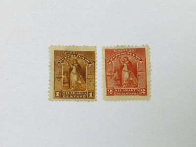 Лот: 23963409. Фото: 1. Мир и Победа. Стоящая женская... Марки