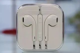 Лот: 8401553. Фото: 1. Наушники Apple EarPods. Наушники, гарнитуры