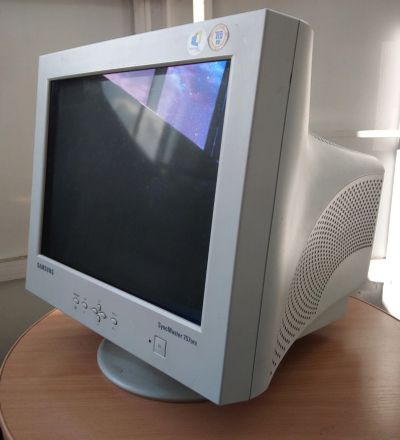 Лот: 17972595. Фото: 1. Samsung SyncMaster 757 DFX. ЭЛТ-мониторы