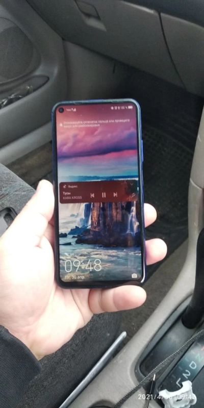 Лот: 17556991. Фото: 1. Honor 20. Смартфоны