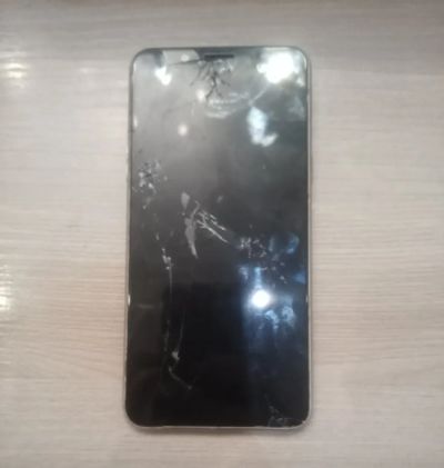 Лот: 20021170. Фото: 1. Смартфон OPPO F5 Youth. Смартфоны