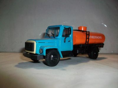 Лот: 8302714. Фото: 1. АЦ 4,2 (ГАЗ 3307) "Компаньен". Автомоделизм