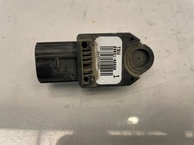 Лот: 21702785. Фото: 1. датчик airbag Toyota Corolla ZZE121L. Двигатель и элементы двигателя